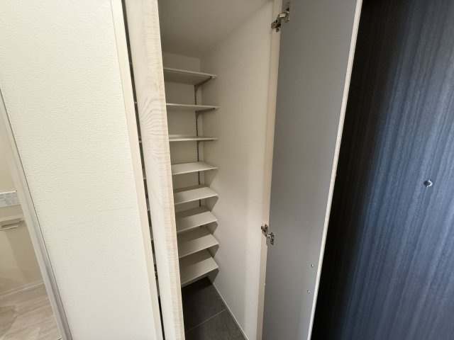 エメルミナ豊中岡町の収納