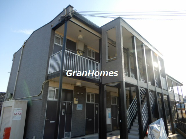 明石市大久保町西島のアパートの外観