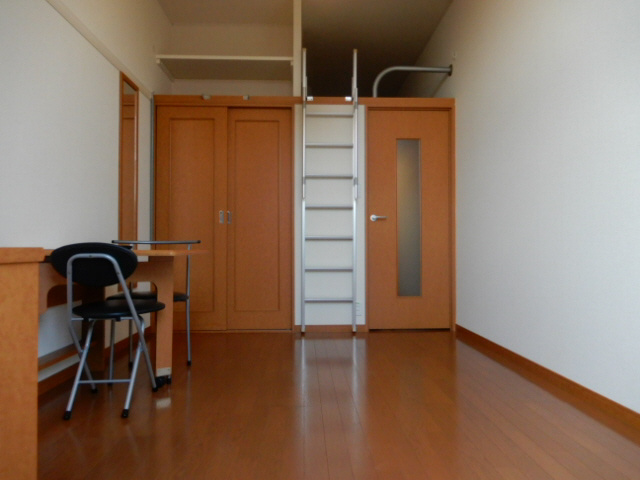 明石市大久保町西島のアパートの子供部屋