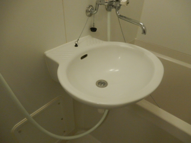 明石市大久保町西島のアパートの洗面所