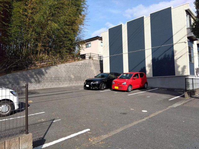 レオネクストＦＯＲＥＶＥＲⅡの駐車場