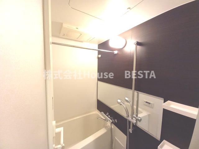 ラヴ神戸三宮の浴室