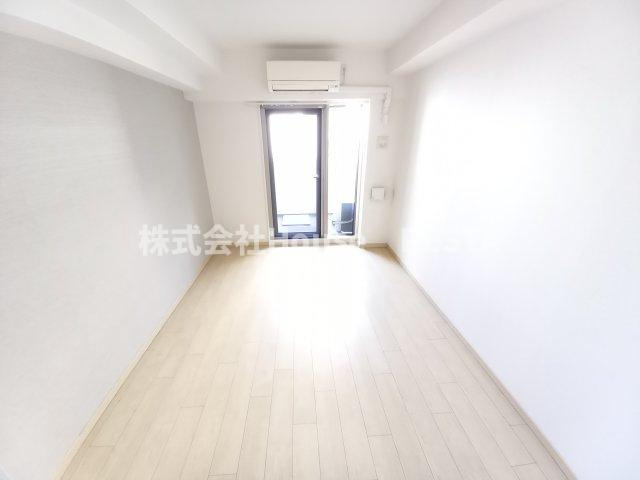 ラヴ神戸三宮の居間・リビング