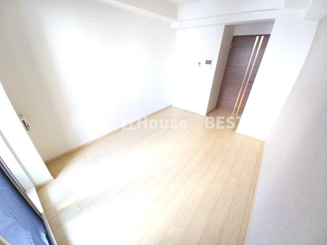 ラヴ神戸三宮の洋室