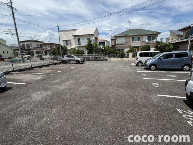 シティフラット大畑Bの駐車場