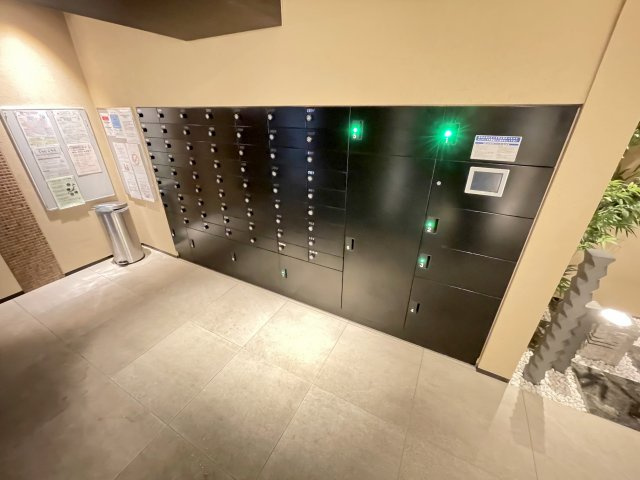 グランウィッシュ浅草EASTの設備|◎留守中でも荷物を受け取れます！日々のお買い物時間が短縮できます！便利な24時間対応宅配BOX付き