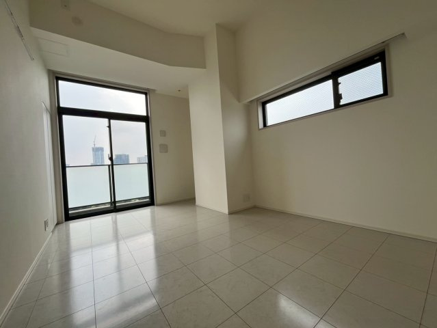 MALULANI 南青山の洋室