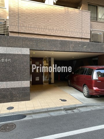 バンブー岩本町のエントランス