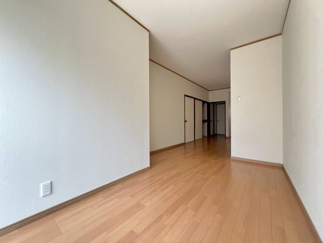 旭が丘3丁目戸建の居間・リビング