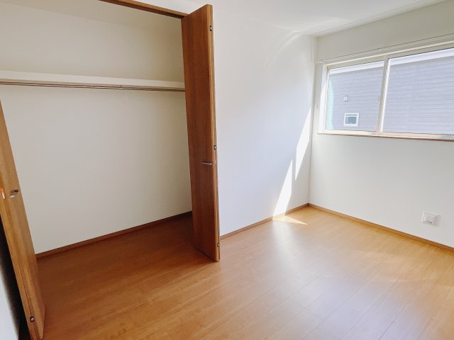 【新築戸建】前橋市山王町7期の洋室|■2階洋室（A号棟）｜2階各居室には収納をご用意しています♪常にお部屋を綺麗に保てます！小さなお子様も自然とお片付けができるようになるのでうれしいですよね！