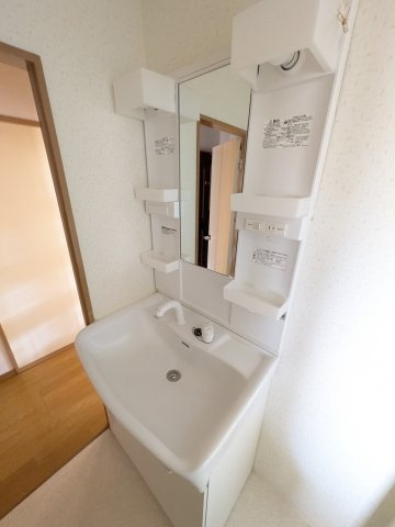 エステートオギシマの独立洗面台