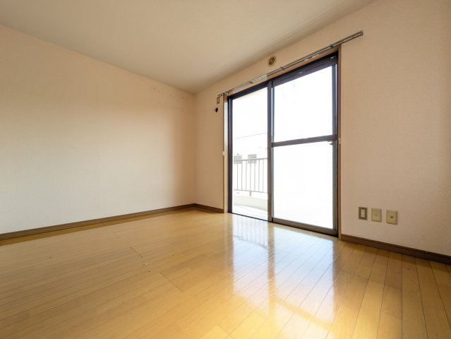 エステートオギシマの洋室