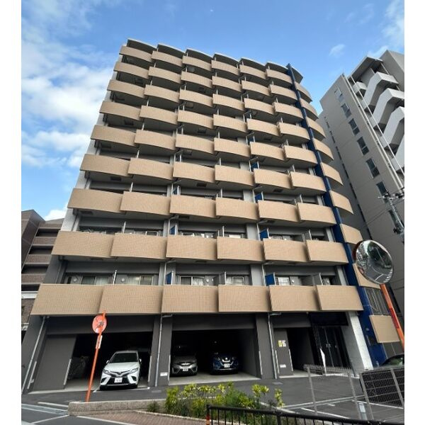 プレサンス江坂ベルフィーヌの外観