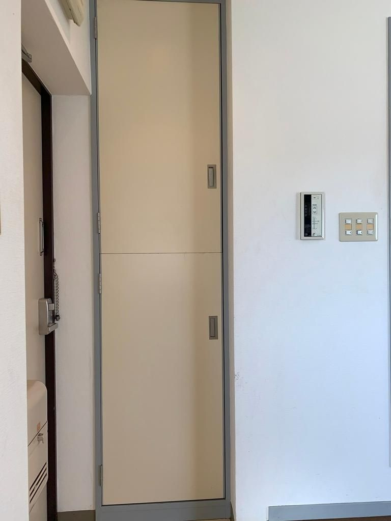 大栄志木パレスの玄関