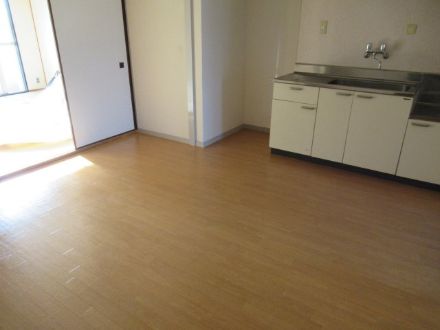 兵庫県公社　播磨城ノ宮１号棟の居間・リビング|おしゃれなリビングです