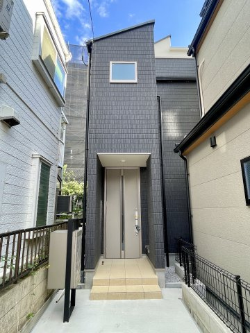 板橋区徳丸4丁目　豊かな採光×好立地　新築戸建の外観