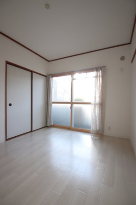 【洋室】 | ファミールヴィラ