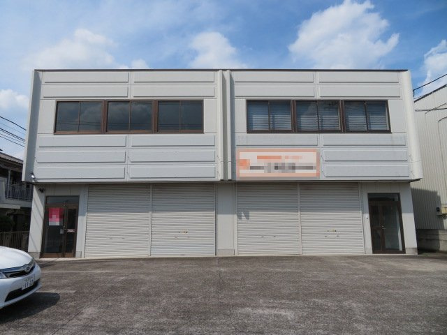 熊谷市石原の倉庫の外観