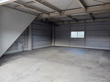 熊谷市石原の倉庫の内装