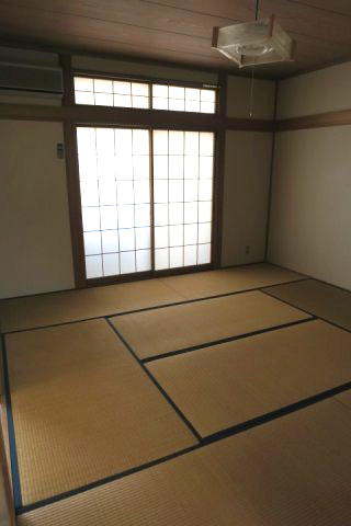メゾン太陽の和室