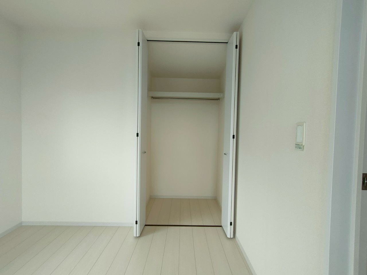 三郷市　彦糸1丁目　　中古戸建の居間・リビング|居間です