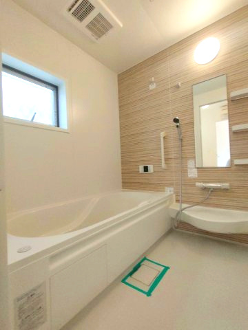 三郷市　彦糸1丁目　　中古戸建の洋室|広々とした洋室です