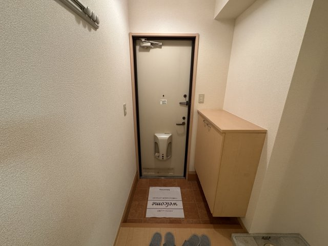 セジュール・ハッセブの玄関