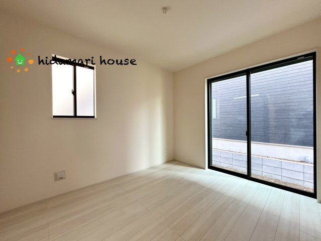 伊奈町西小針1丁目　新築戸建　ハートフルタウンAの洋室|1階洋室：5.2帖