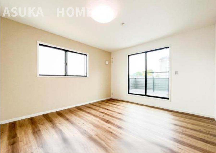 旭区川井本町新築戸建の洋室