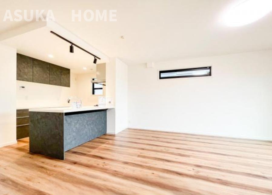 旭区川井本町新築戸建の居間・リビング