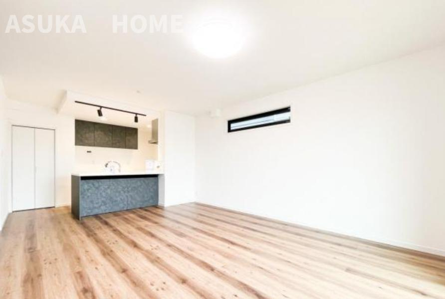 旭区川井本町新築戸建の居間・リビング