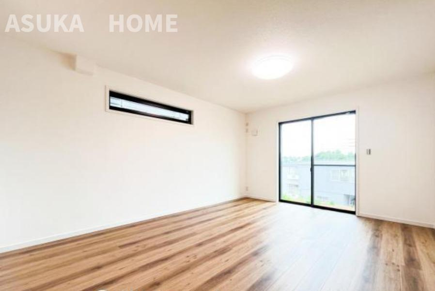 旭区川井本町新築戸建の居間・リビング