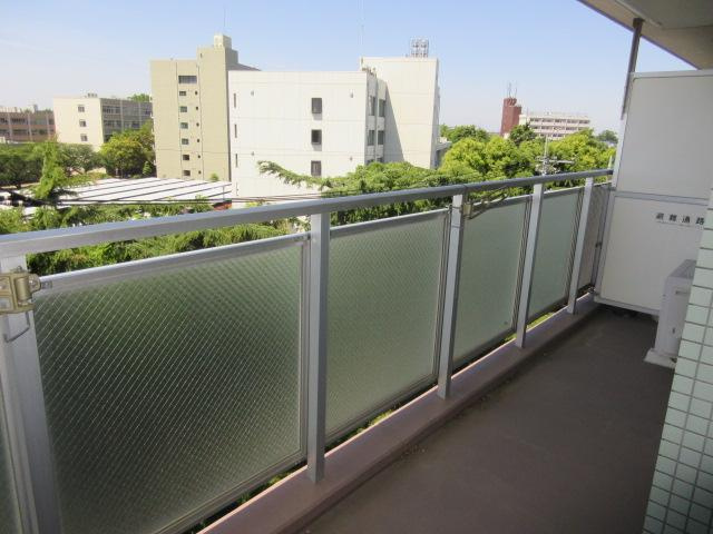 浦和エメラルドグリーンのバルコニー