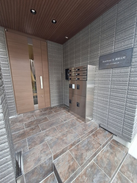 Bonheur K 浦和元町（ボヌールケーウラワモトマチ）のエントランス