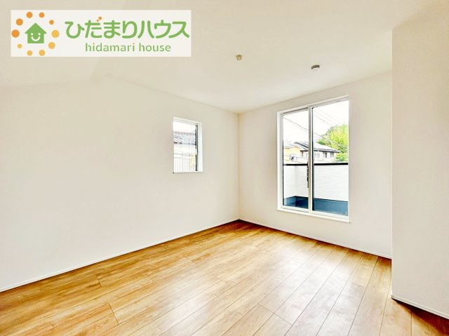 【寝室】 | 守谷市けやき台2丁目24-1期　新築戸建　1号棟 | 広めの主寝室は、ベッドの他にもパソコンデスクやドレッサーなども置けちゃいます(*^-^*)