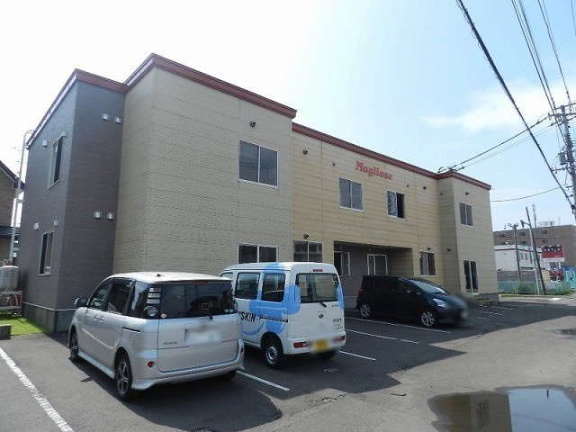 マリオーネの駐車場