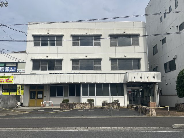 津山市田町　病院跡売地の外観