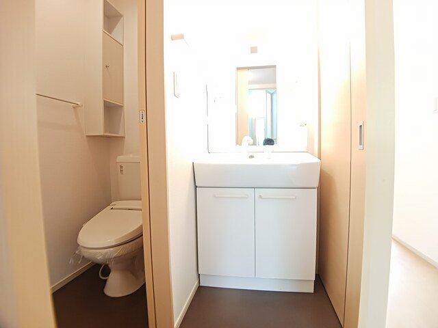 プロミネントの洗面所|脱衣スペースもあります