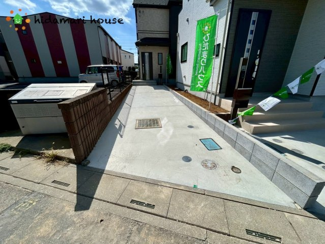 伊奈町西小針1丁目　新築戸建　ハートフルタウンDの駐車場