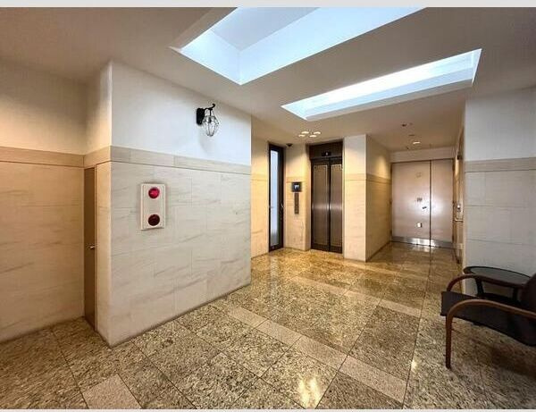 S-FORT桜川のエントランス