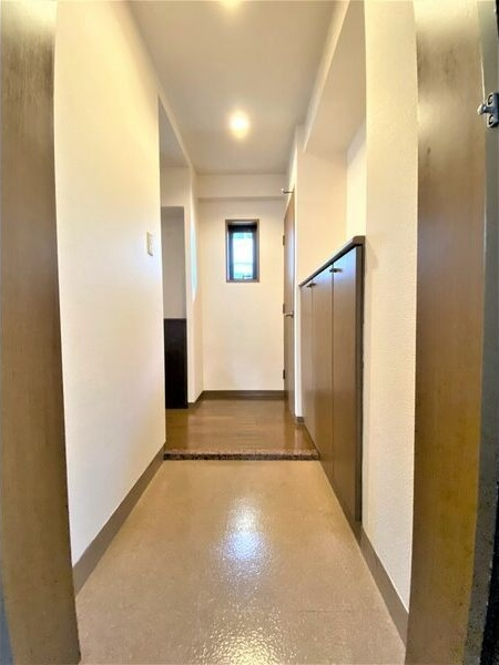 バンベール金山の玄関|明るい玄関です