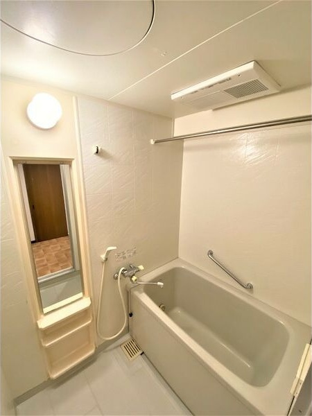 バンベール金山の浴室|コンパクトで使いやすいお風呂です