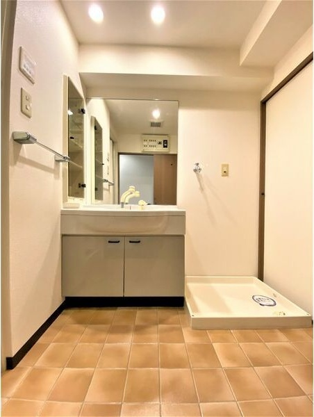 バンベール金山の独立洗面台|独立洗面台あり、毎朝おしゃれに忙しい女性の方におすすめです