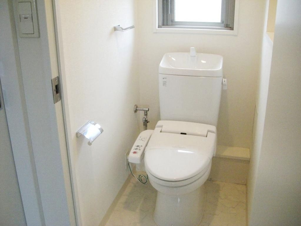 KDX川口幸町レジデンスのトイレ|★トイレ画像・温水洗浄便座・換気窓付き★