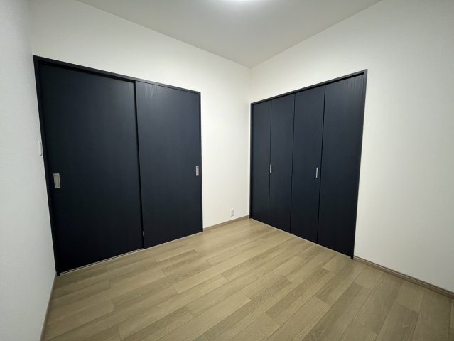 レジオン出来島公園の寝室|洋室4.5帖
■物件内覧・資金計画相談・住宅ローン相談、リフォーム相談、お問合せ受付中■
※当日・翌日のご内覧、ご相談はお電話でのお問合せがスムーズです！