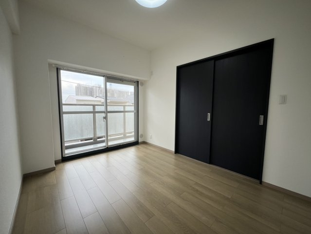 レジオン出来島公園の子供部屋|洋室6.0帖
■物件内覧・資金計画相談・住宅ローン相談、リフォーム相談、お問合せ受付中■
※当日・翌日のご内覧、ご相談はお電話でのお問合せがスムーズです！