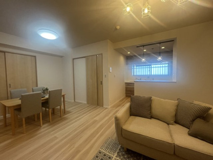 【居間・リビング】プラザ・フェニックス 