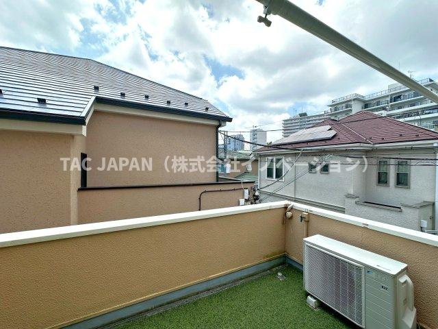 西片2丁目の邸宅の展望|周辺は高さ制限（絶対高さ10ｍ）のあるエリアなので高い建物がなく、良好な住環境が形成されています。