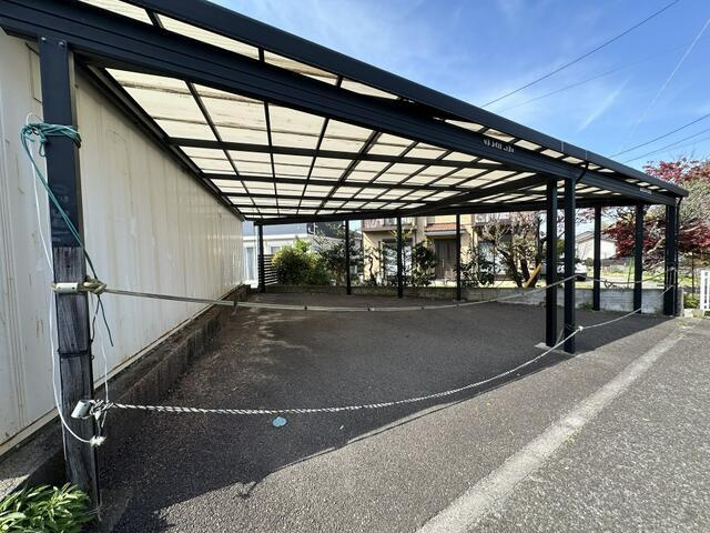 下大槻貸作業所・倉庫の駐車場| 