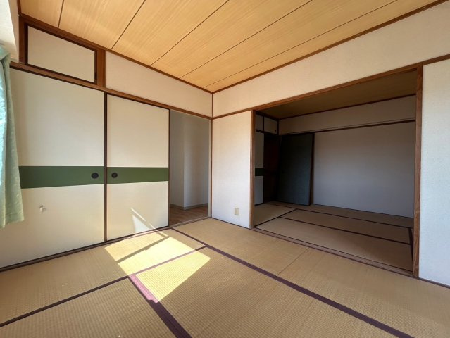 北邑ビルの寝室